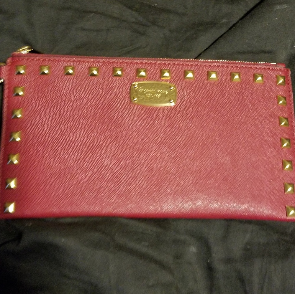 Michael kors wristlet